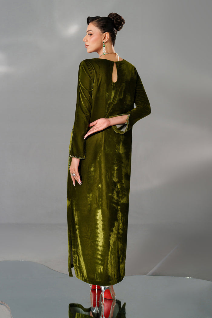 NAQSHI Aria back view – keyhole neckline & drape detail