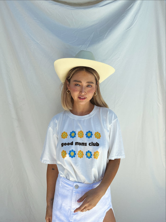 Good Moms Club Tee - Sun Peony Coconut
