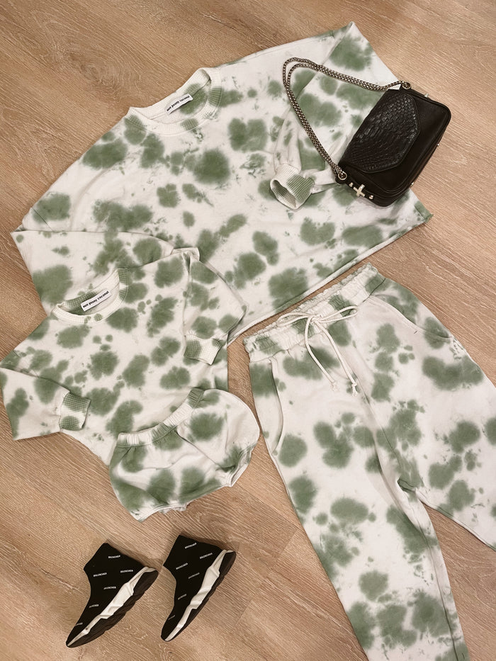 Hannah Sweatshirt (Avocado) - Sun Peony Coconut