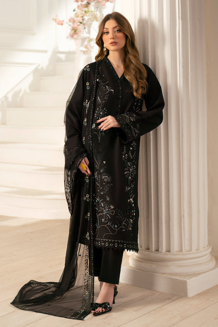 Detailed shot of NAQSHI Moheeni sleeve featuring sequinned floral embroidery and lace‑bordered cuff on cambric fabric