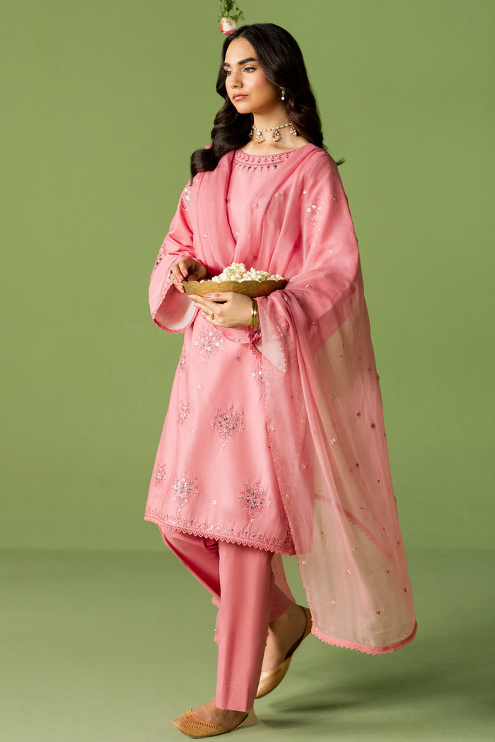 Full styling view of NAQSHI Saima outfit showing three-piece set with culotte trousers and crinkle dupatta