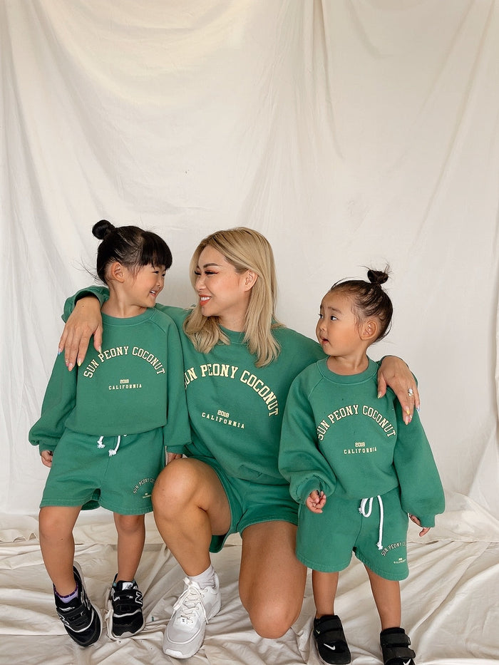SPC COLLEGE MINI SWEATSHIRT - Sun Peony Coconut