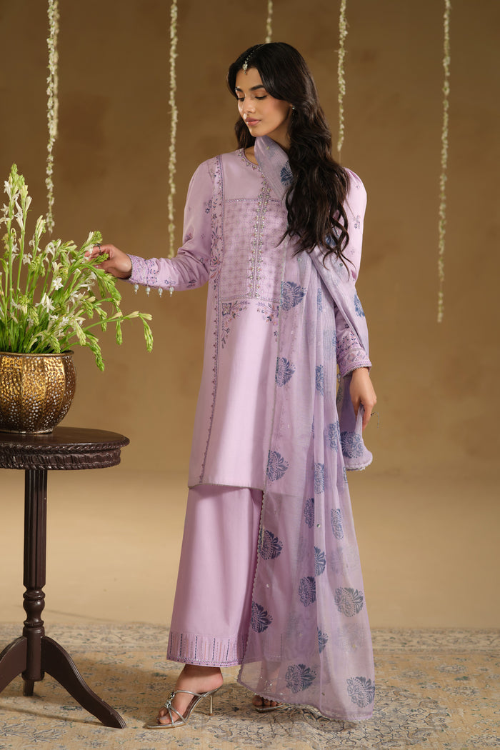 Side angle of Zimda Eid outfit with airy printed cotton net dupatta and balanced shirt length